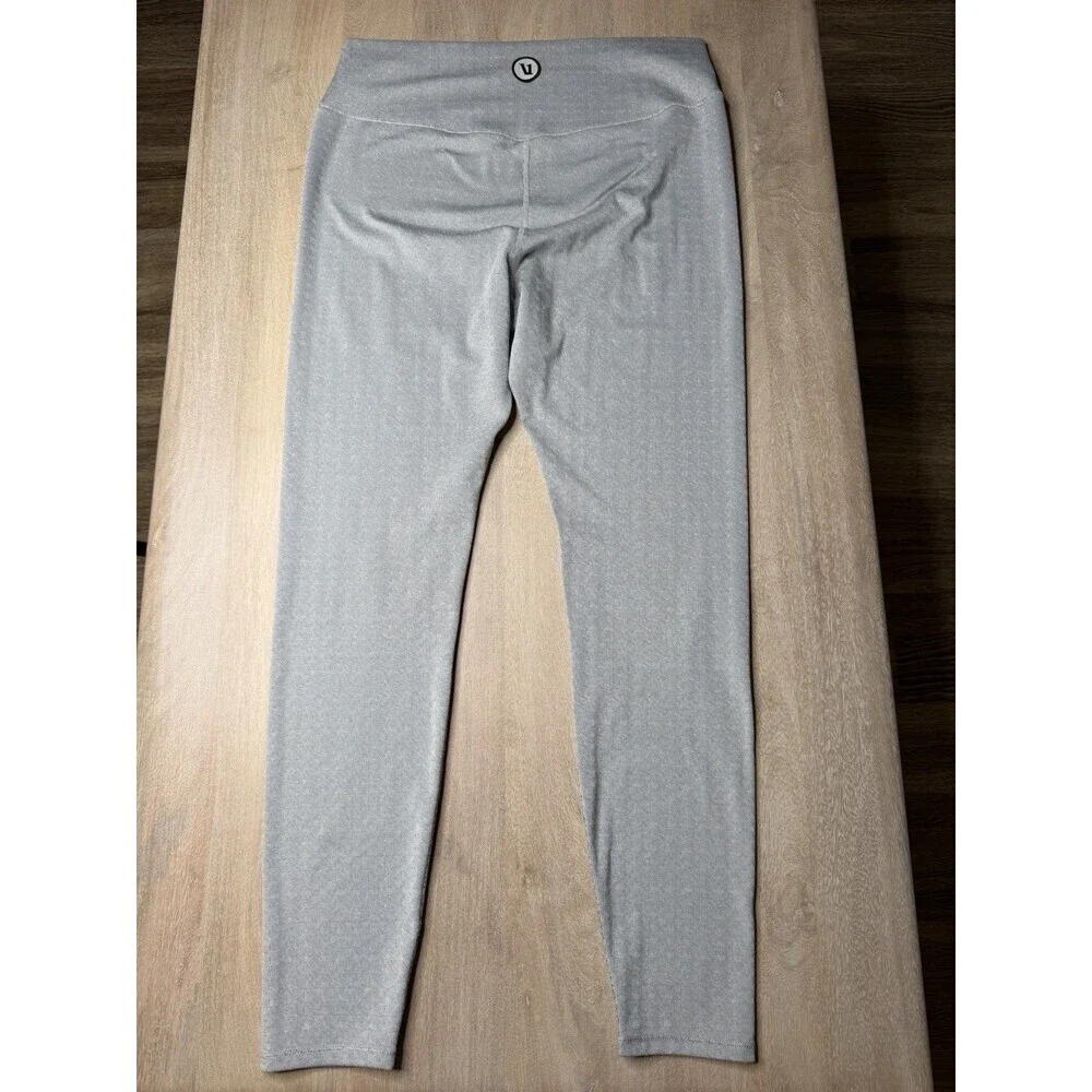 Vuori Textured Chilled Out Legging in Houndstooth Gray Size XL